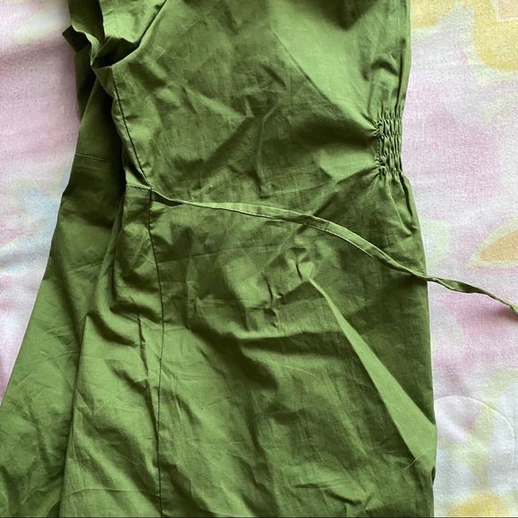 ✨2 /$25✨ Green Maternity Top - Picture 3 of 4